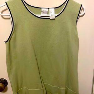 Selling a tank top casual it’s green thick baggy